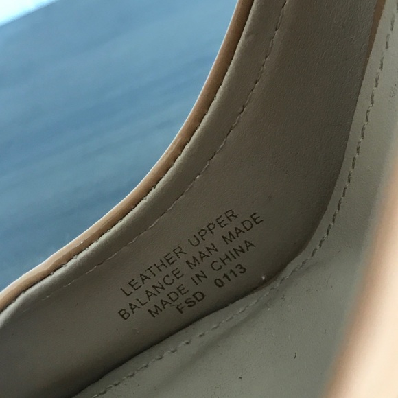 Joan & David Nude Pumps - Picture 7 of 8